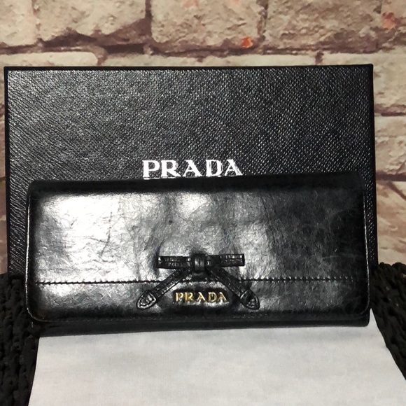 Prada wallet - Picture 1 of 8